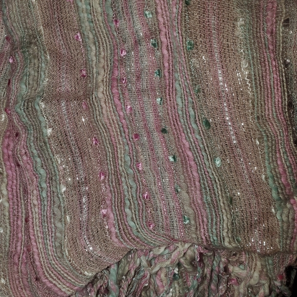 Le Chateau Scarf - Picture 7 of 13